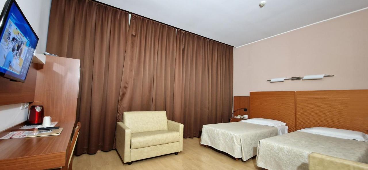 Bella Italia Palace Hotel 노바라 외부 사진