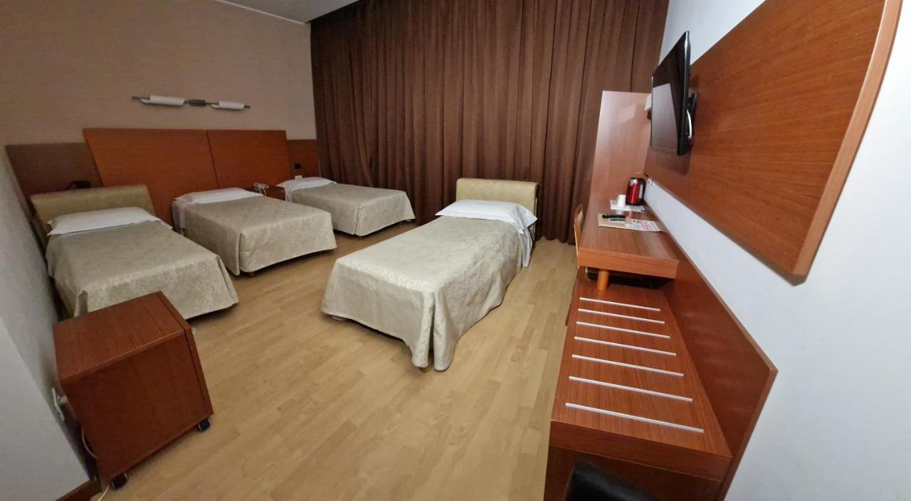 Bella Italia Palace Hotel 노바라 외부 사진