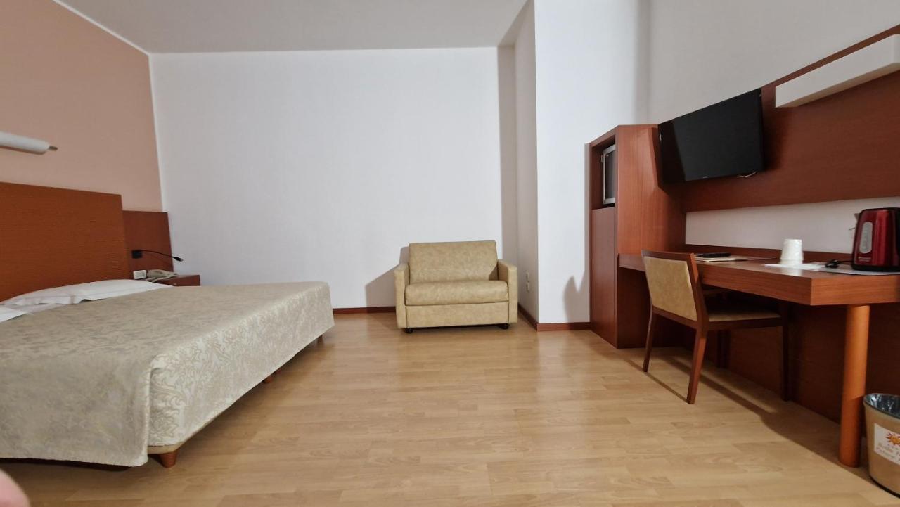 Bella Italia Palace Hotel 노바라 외부 사진