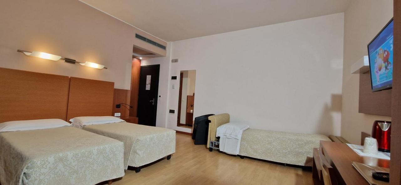 Bella Italia Palace Hotel 노바라 외부 사진