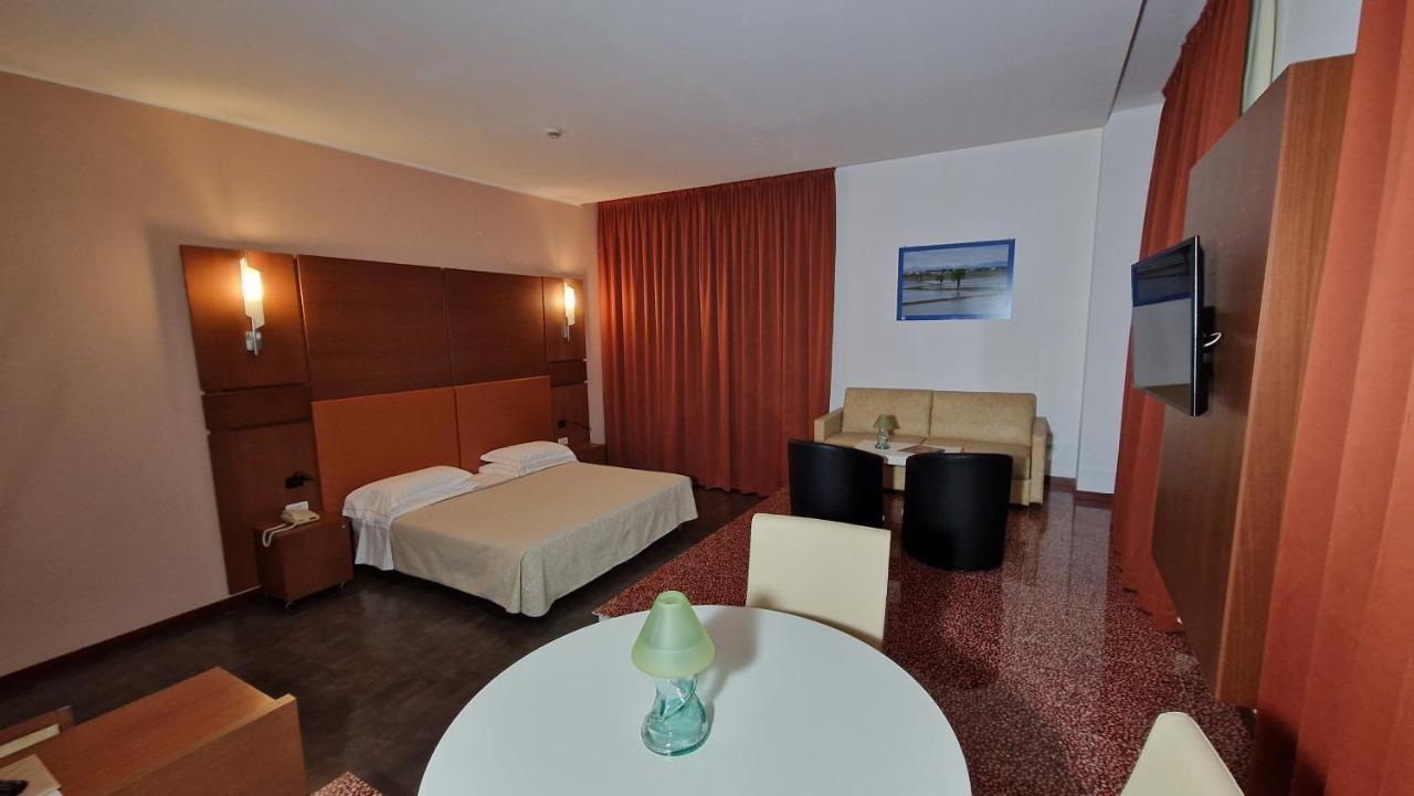 Bella Italia Palace Hotel 노바라 외부 사진