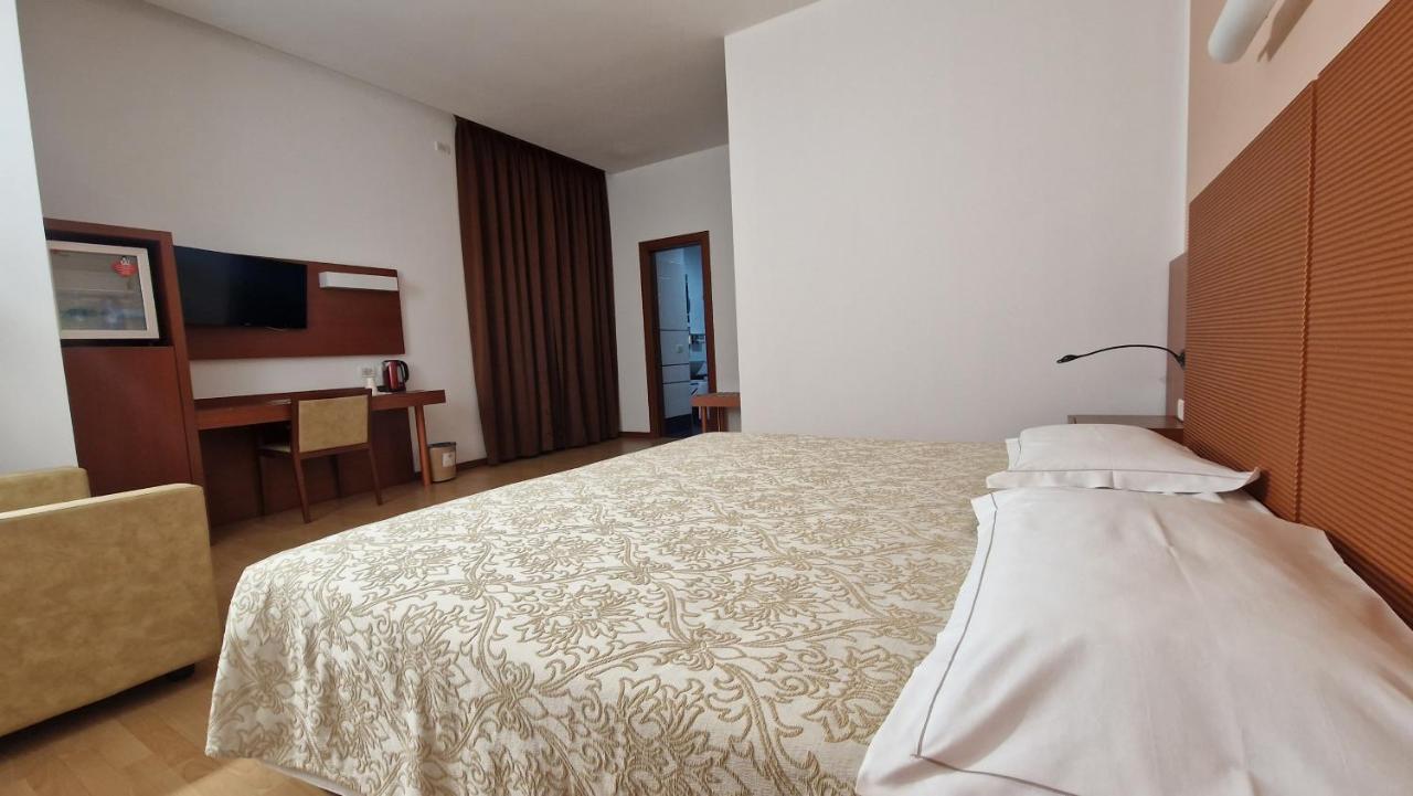 Bella Italia Palace Hotel 노바라 외부 사진
