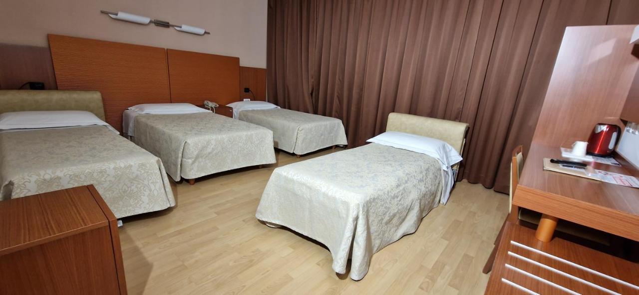 Bella Italia Palace Hotel 노바라 외부 사진