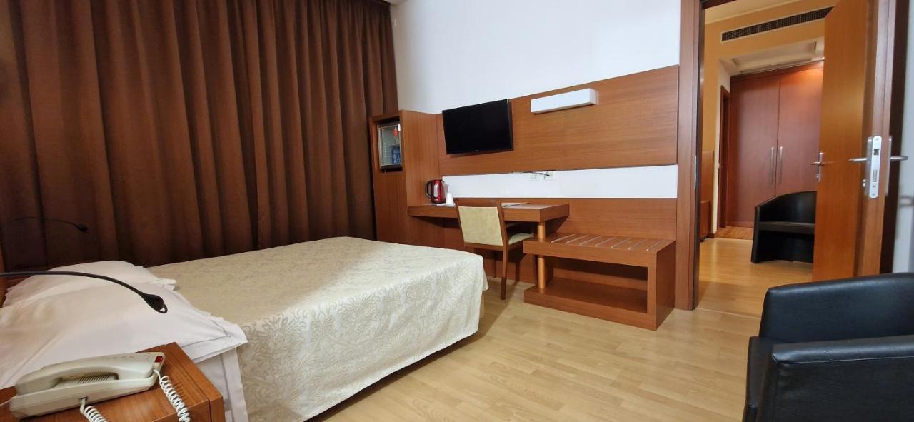 Bella Italia Palace Hotel 노바라 외부 사진