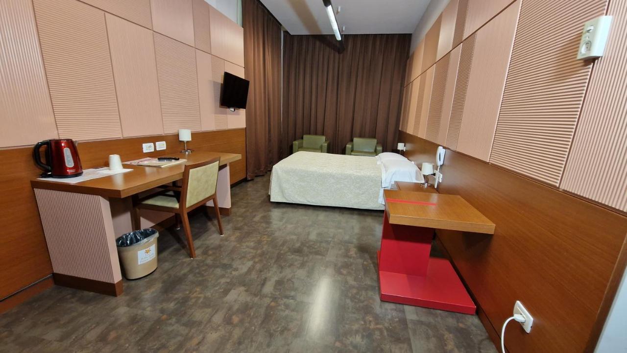 Bella Italia Palace Hotel 노바라 외부 사진