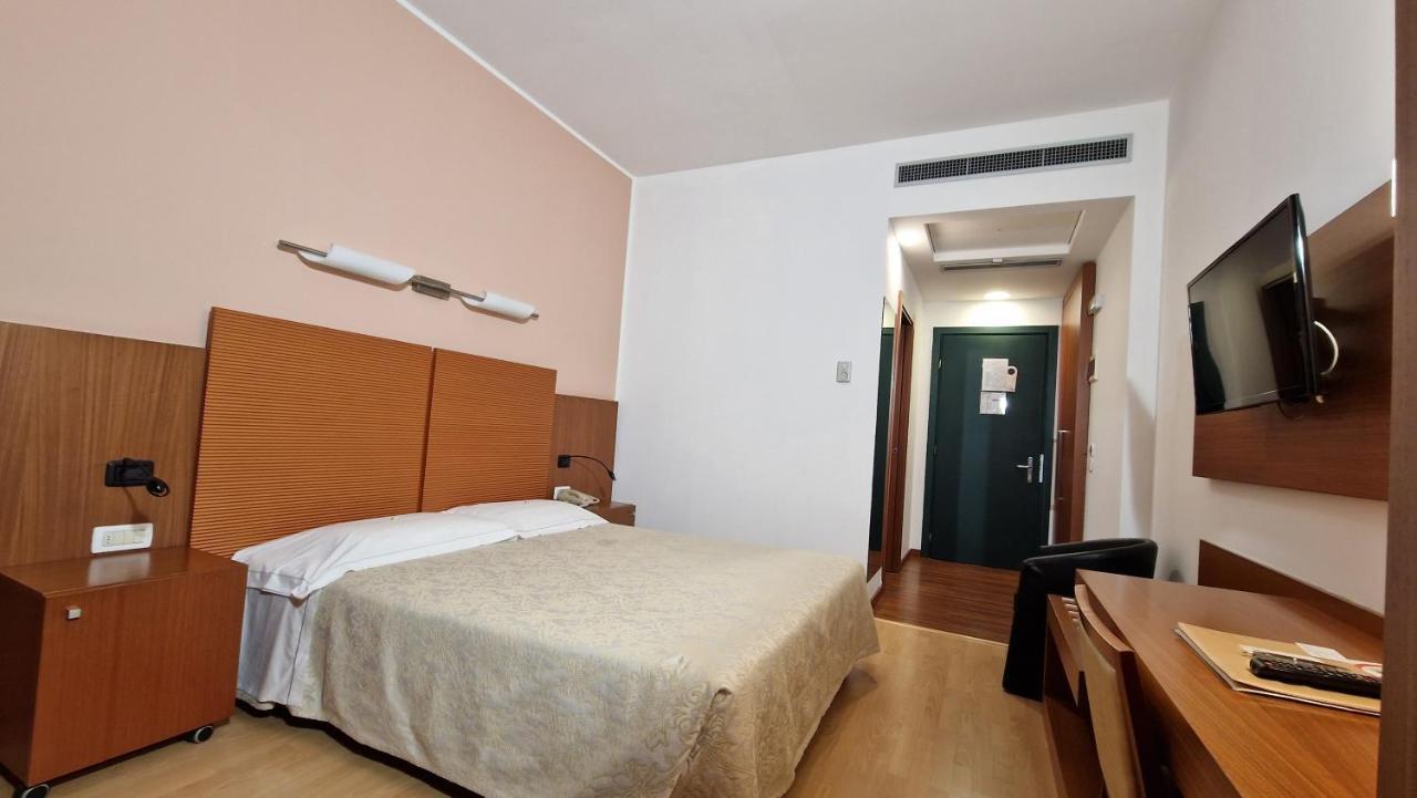 Bella Italia Palace Hotel 노바라 외부 사진