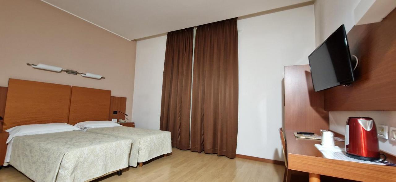 Bella Italia Palace Hotel 노바라 외부 사진