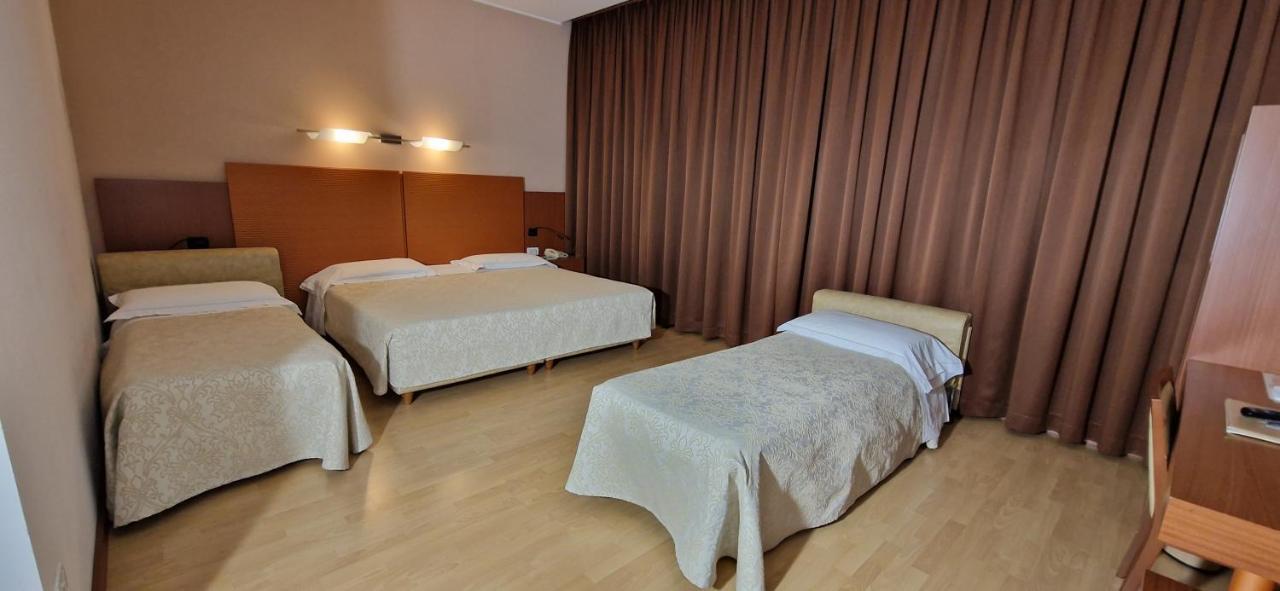 Bella Italia Palace Hotel 노바라 외부 사진