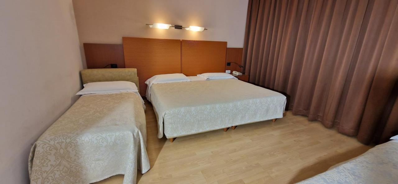Bella Italia Palace Hotel 노바라 외부 사진