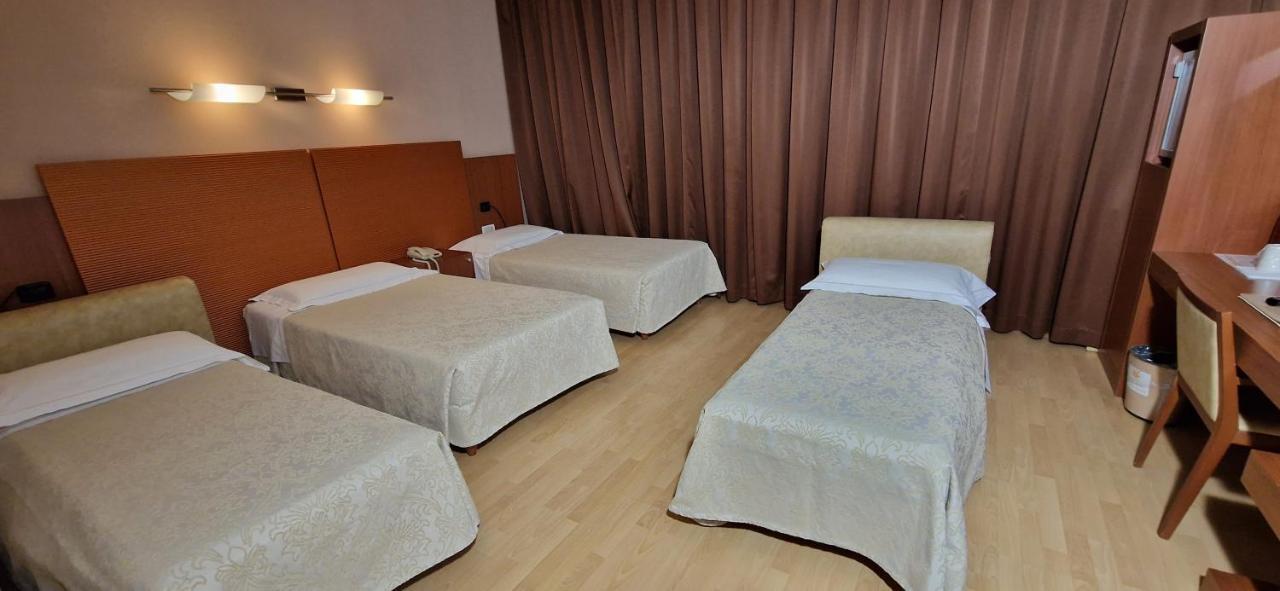 Bella Italia Palace Hotel 노바라 외부 사진