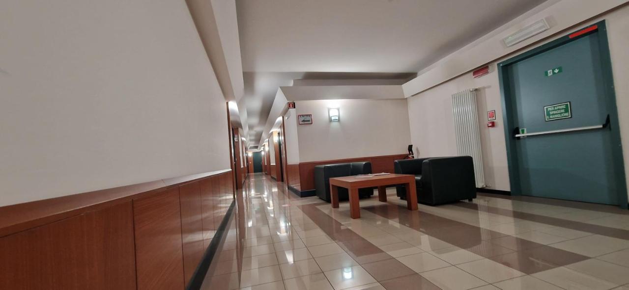 Bella Italia Palace Hotel 노바라 외부 사진
