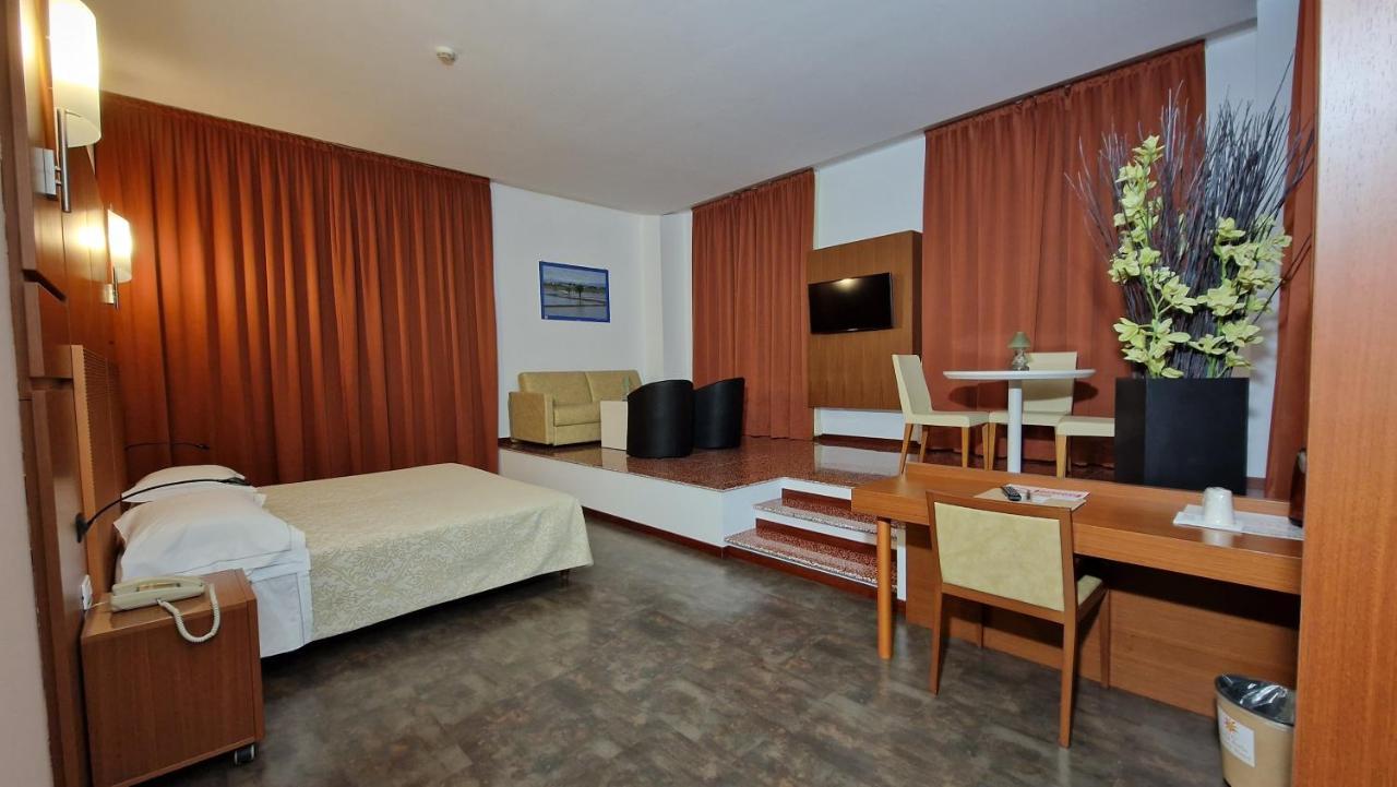 Bella Italia Palace Hotel 노바라 외부 사진