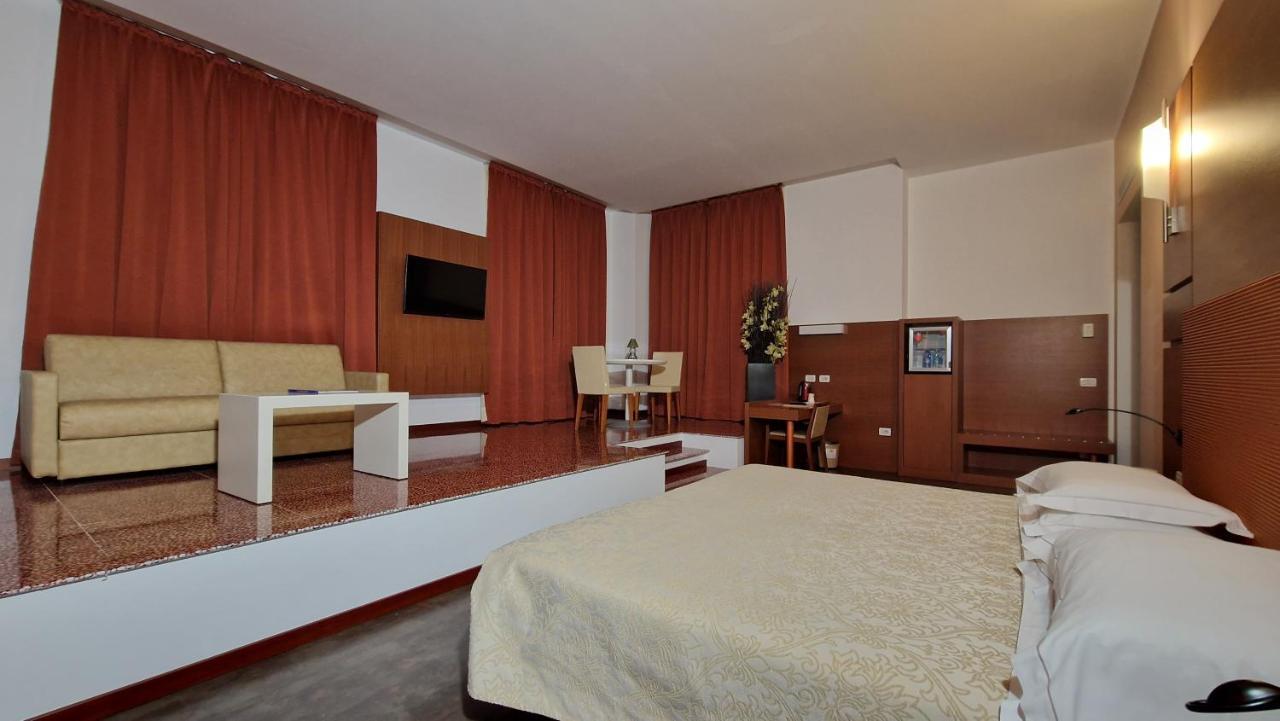 Bella Italia Palace Hotel 노바라 외부 사진