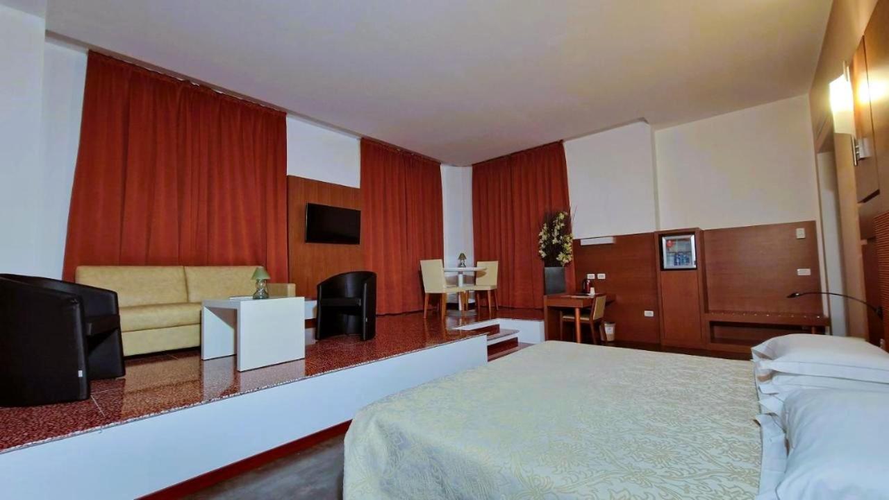 Bella Italia Palace Hotel 노바라 외부 사진
