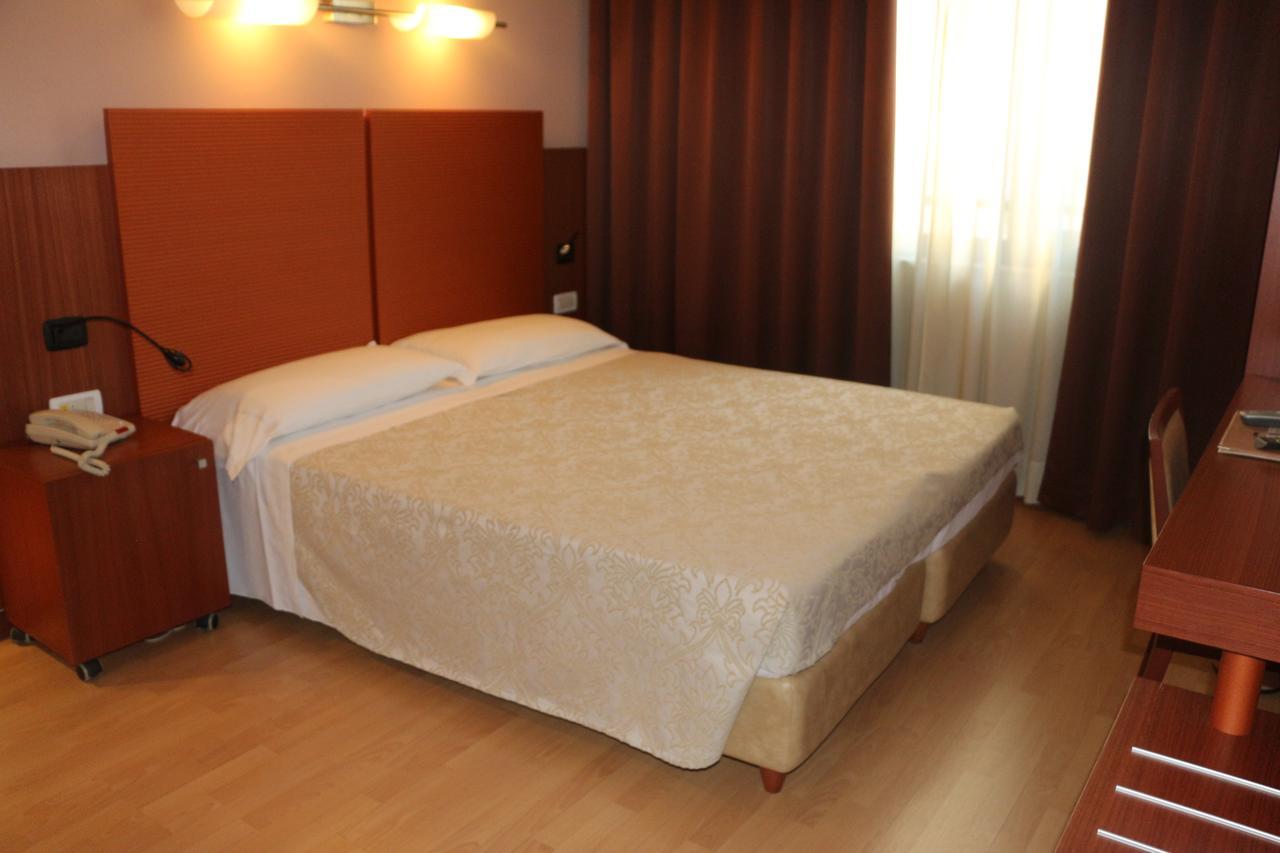 Bella Italia Palace Hotel 노바라 외부 사진